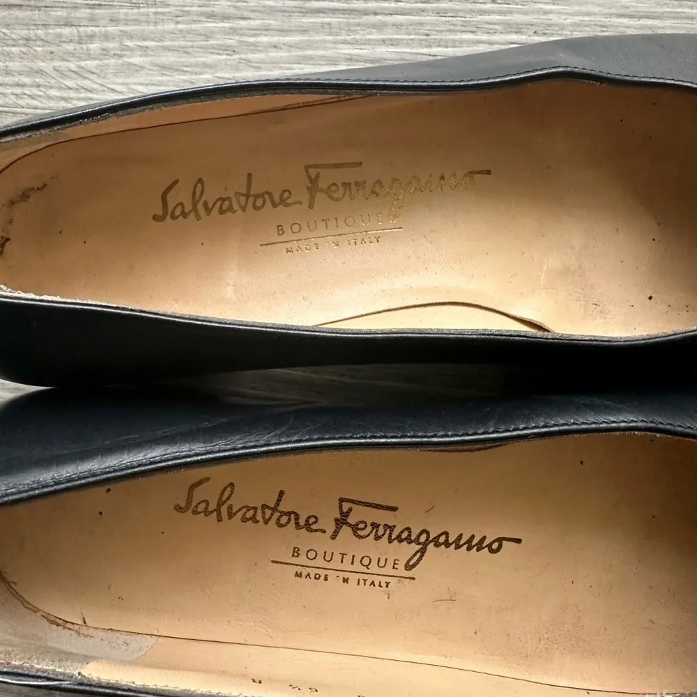 Restored Salvatore Ferragamo Women's Black and Flats Sz 6.5 runs like 6